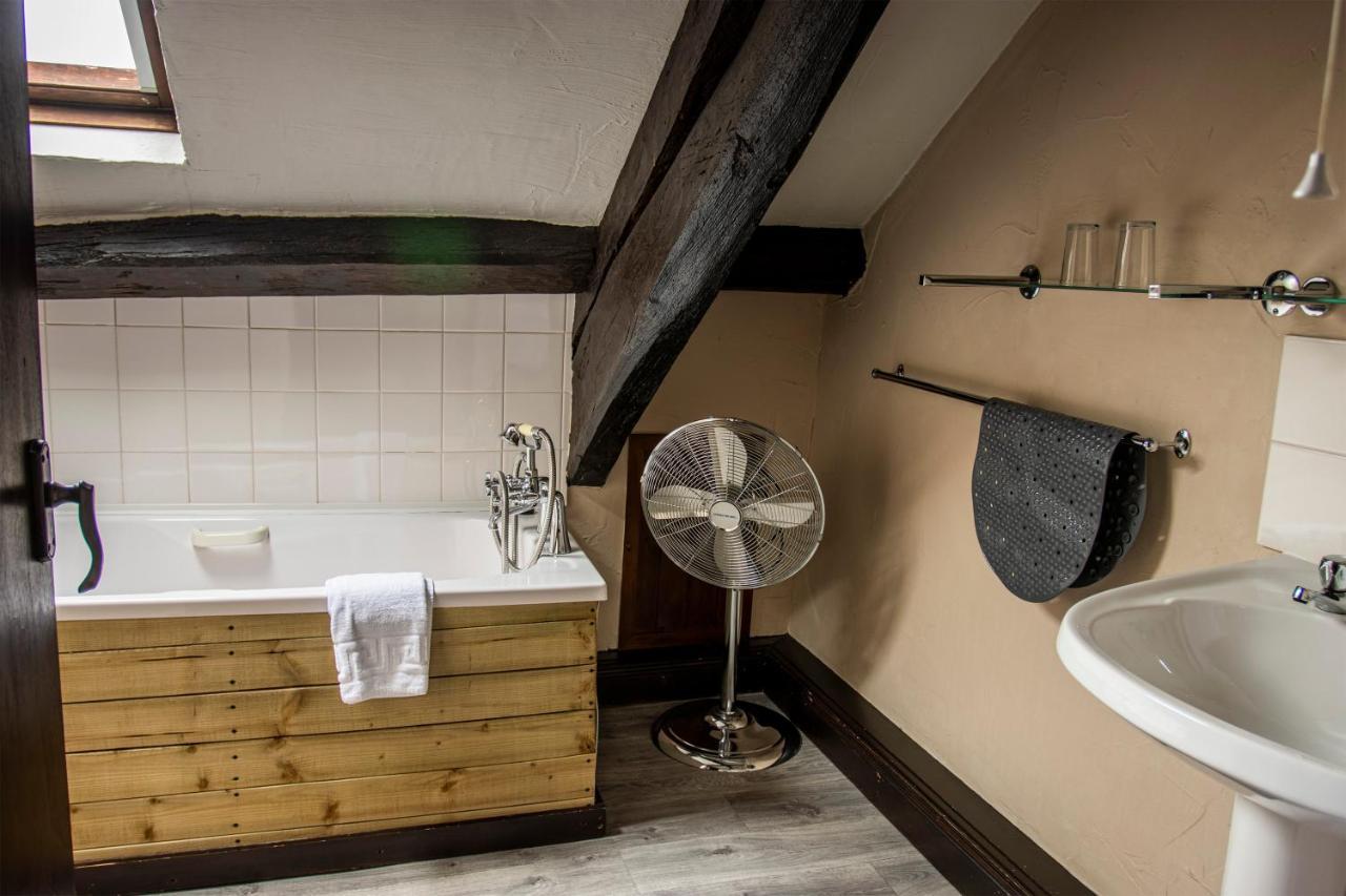 White Hart Inn Bouth エクステリア 写真